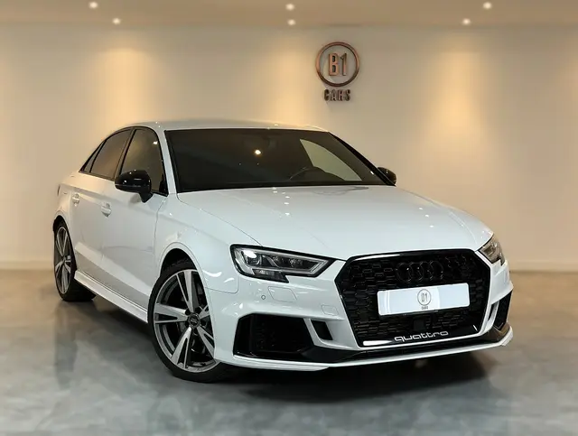 Audi RS3 RS 3 Sedan S Tronic B&O Stertman B-Kamera Cockpit