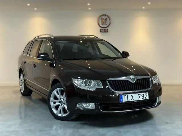 Skoda Superb Kombi 2.0 TDI 4x4 Ambition DRAG NYKAMREM MOTORVÄRMARE