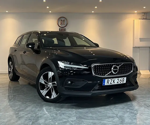 Volvo V60 Cross Country B4 AWD Geartronic Advanced SE DRAG B-KAMERA CARPLAY H&K