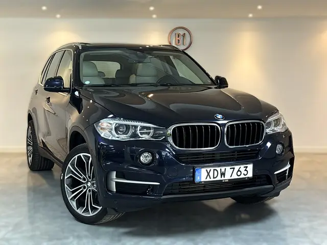 BMW X5 xDrive25d 218HK PANORAMA DRAG HELSKINN RATTVÄRME S+V