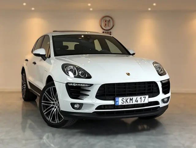 Porsche Macan PDK BASE 252HK PANO SKINN VÄRMARE FULLSERVAD 21" 1-ÄGAR