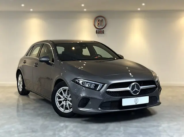 Mercedes-Benz A 180 7G-DCT AUTOMAT P-SENSORER NAVI WIDESCREEN LÅGMIL