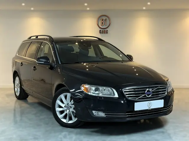 Volvo V70 D2 Geartronic MOMENTUM DRAGKROK FULLSERVAD RATTVÄRME