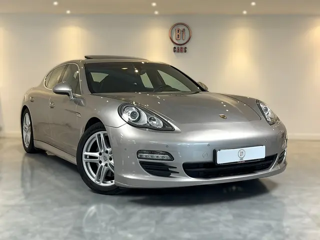 Porsche Panamera S PDK 400HK TAKLUCKA SKINN NYSERVAD 1-ÄGARE